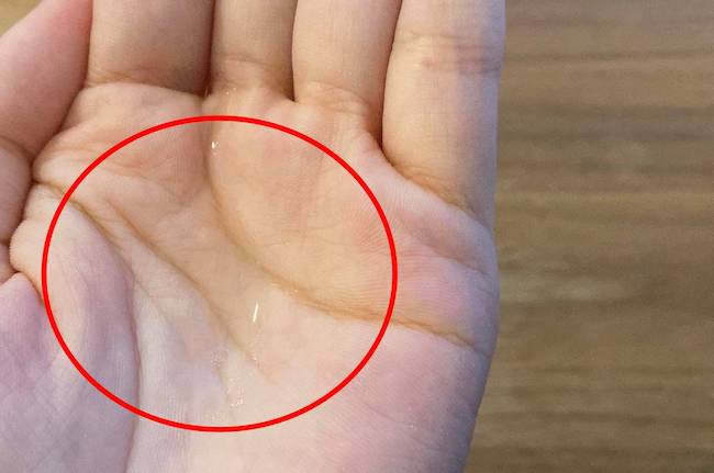 【100均アイテム】で経血汚れが激落ち!?コスパ最強でおすすめすぎる!【ダイソー】