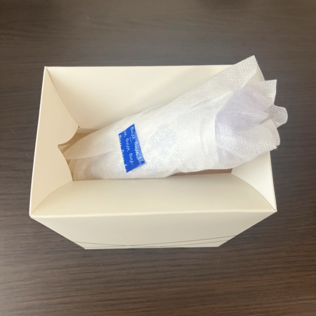 箱ごと「ポイッ」で手間いらず! 生理用品の処理も簡単に→【3COINS】の超便利アイテムとは!?